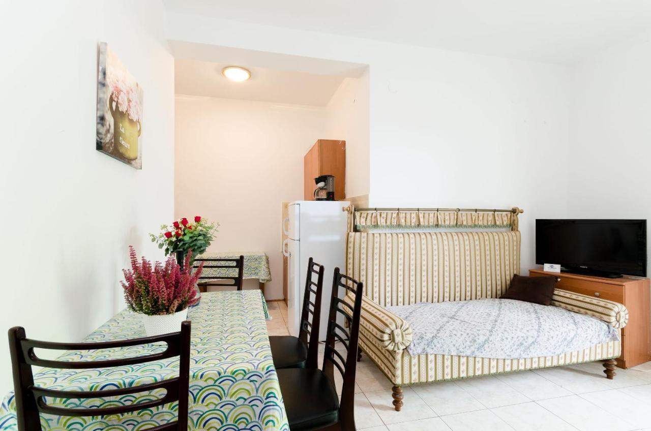 Apartments Massimo Ровінь Екстер'єр фото