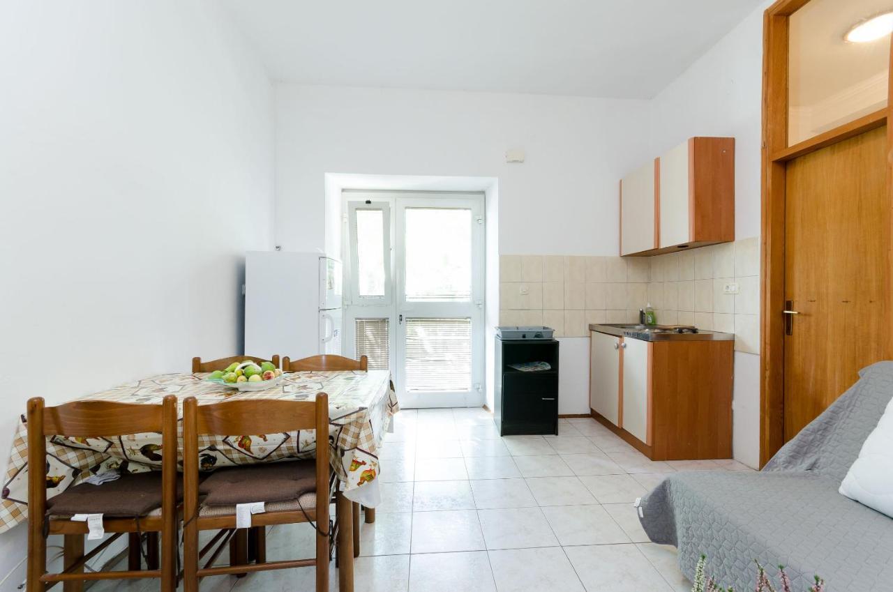 Apartments Massimo Ровінь Екстер'єр фото